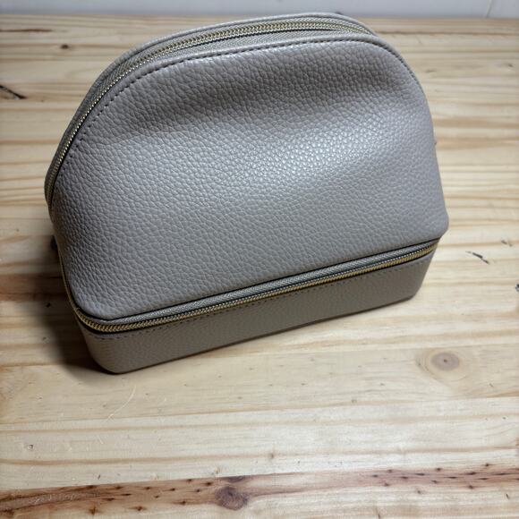 Taylor Madison Designs Travel Jewelry Organizer Makeup Bag Tan Leather - Picture 1 of 10